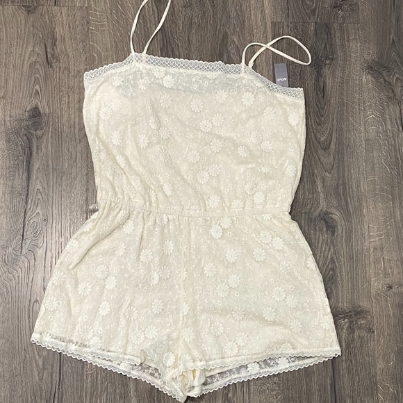 aerie Pants - NWT Aerie Cream Lace Romper -Large
